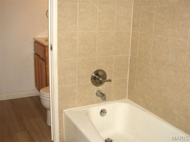 1380 Willow Brook Cove Court 1, Creve Coeur, MO 63146