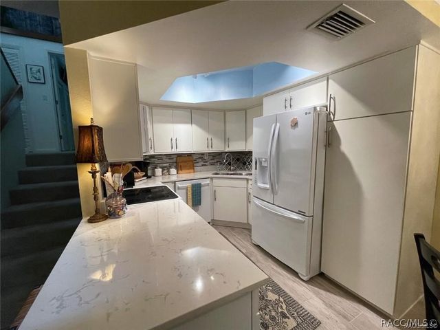 5115 S Gray Pelican Way, Homosassa, FL 34448