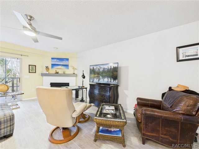 5115 S Gray Pelican Way, Homosassa, FL 34448