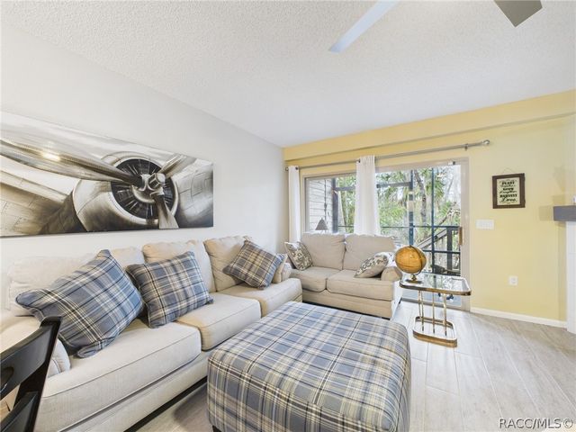 5115 S Gray Pelican Way, Homosassa, FL 34448