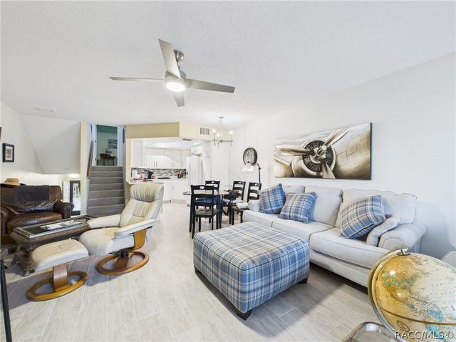 5115 S Gray Pelican Way, Homosassa, FL 34448