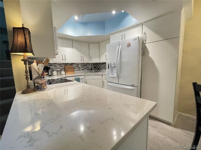 5115 S Gray Pelican Way, Homosassa, FL 34448