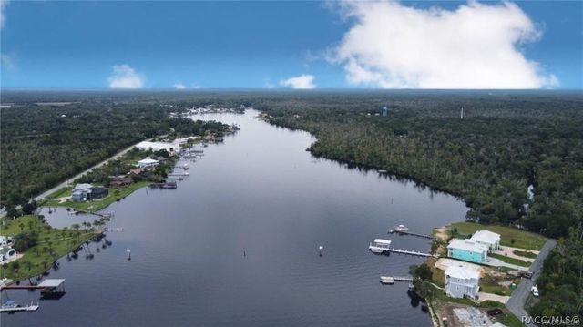 5115 S Gray Pelican Way, Homosassa, FL 34448