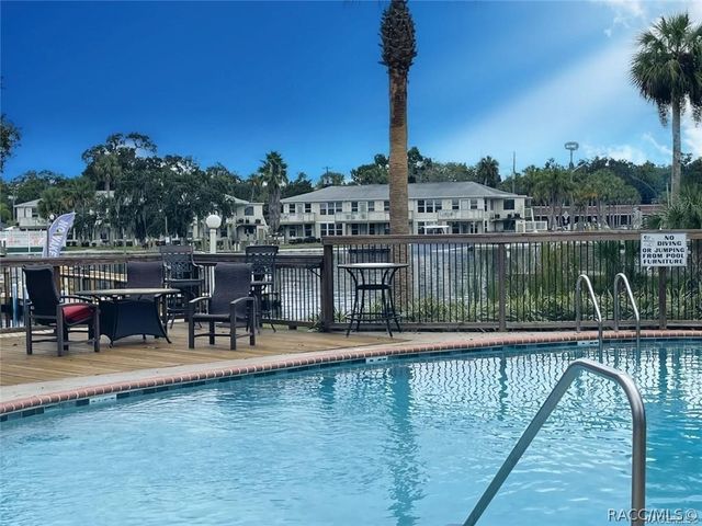 5115 S Gray Pelican Way, Homosassa, FL 34448