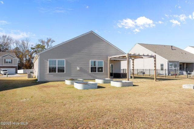 4449 Marthas Village Lane, Ayden, NC 28513