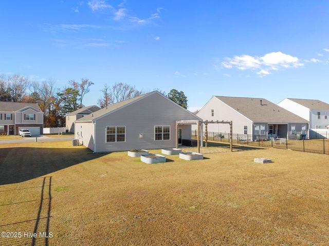 4449 Marthas Village Lane, Ayden, NC 28513