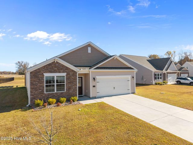 4449 Marthas Village Lane, Ayden, NC 28513