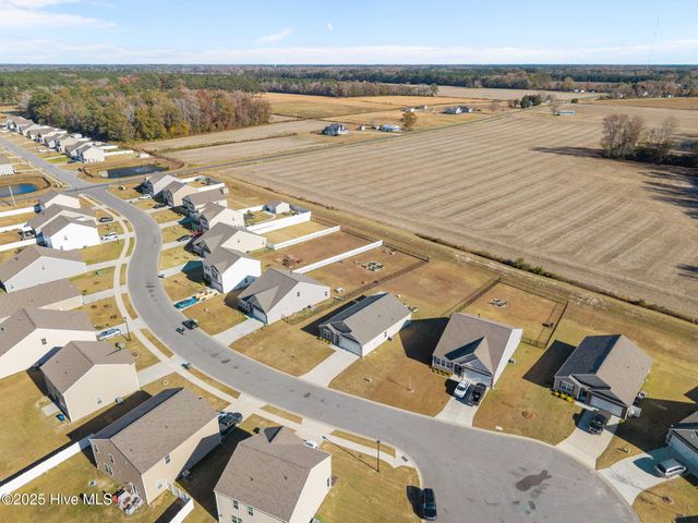 4449 Marthas Village Lane, Ayden, NC 28513