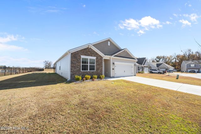 4449 Marthas Village Lane, Ayden, NC 28513