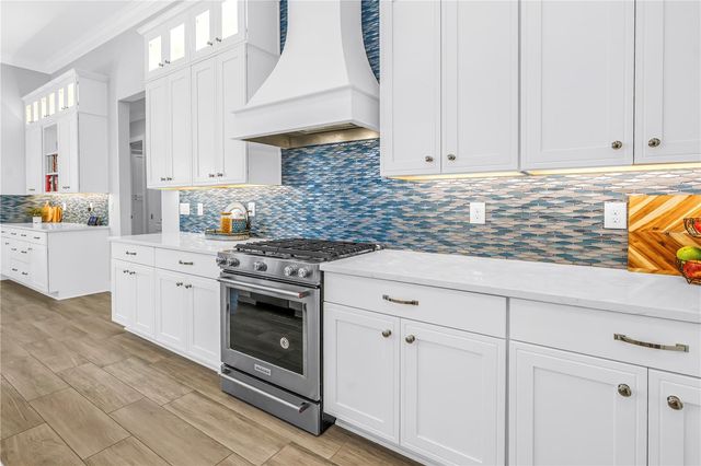 732 MANNS HARBOR DRIVE, Apollo Beach, FL 33572