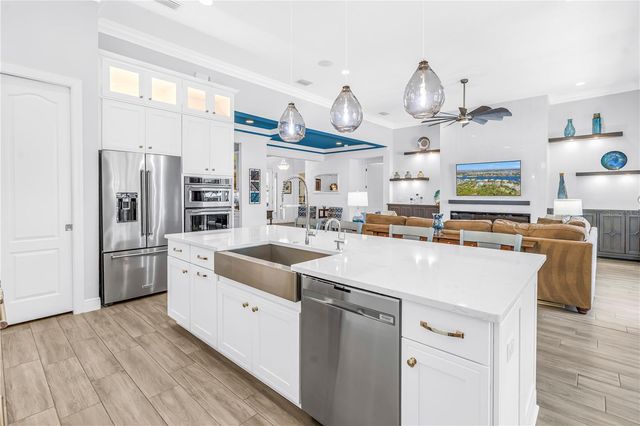 732 MANNS HARBOR DRIVE, Apollo Beach, FL 33572