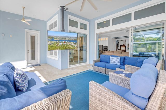 732 MANNS HARBOR DRIVE, Apollo Beach, FL 33572