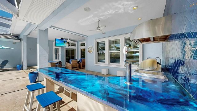 732 MANNS HARBOR DRIVE, Apollo Beach, FL 33572