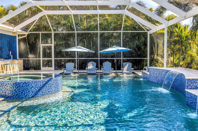 732 MANNS HARBOR DRIVE, Apollo Beach, FL 33572