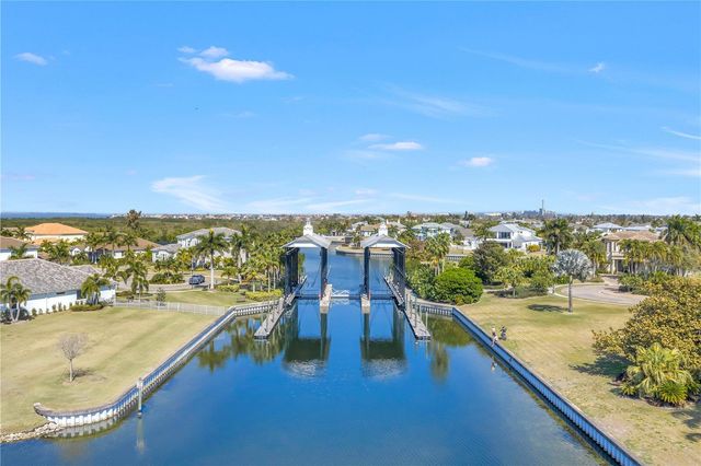 732 MANNS HARBOR DRIVE, Apollo Beach, FL 33572