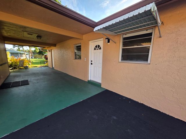 718 Whippoorwill Lane, Delray Beach, FL 33445