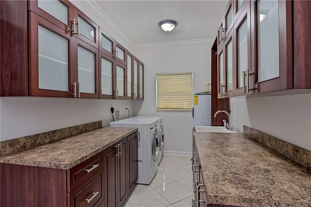 19 SE 19 Avenue, Pompano Beach, FL 33060