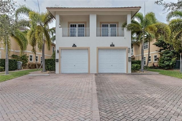 19 SE 19 Avenue, Pompano Beach, FL 33060