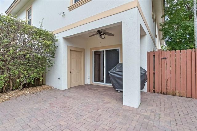 19 SE 19 Avenue, Pompano Beach, FL 33060