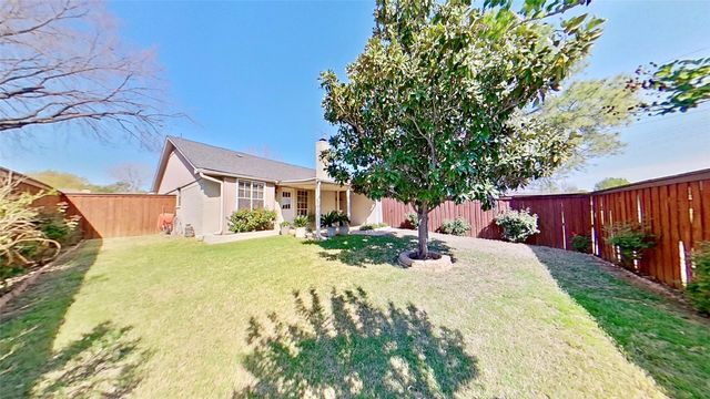 1923 Sierra Drive, Lewisville, TX 75077