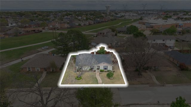 1923 Sierra Drive, Lewisville, TX 75077