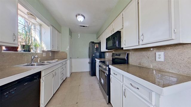 1923 Sierra Drive, Lewisville, TX 75077