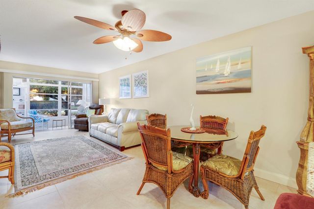 2929 SE OCEAN Boulevard 112-2, Stuart, FL 34996