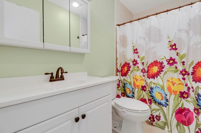 2929 SE OCEAN Boulevard 112-2, Stuart, FL 34996