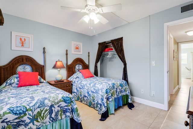 2929 SE OCEAN Boulevard 112-2, Stuart, FL 34996