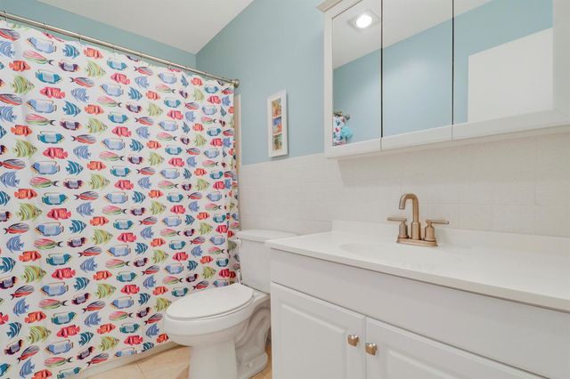 2929 SE OCEAN Boulevard 112-2, Stuart, FL 34996