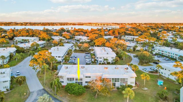 2929 SE OCEAN Boulevard 112-2, Stuart, FL 34996