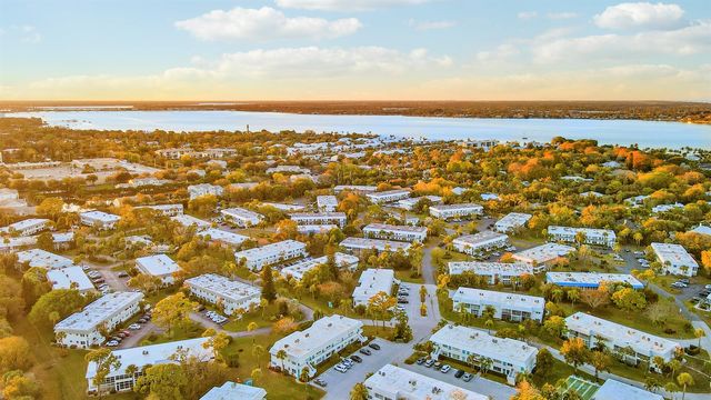 2929 SE OCEAN Boulevard 112-2, Stuart, FL 34996