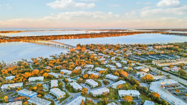 2929 SE OCEAN Boulevard 112-2, Stuart, FL 34996