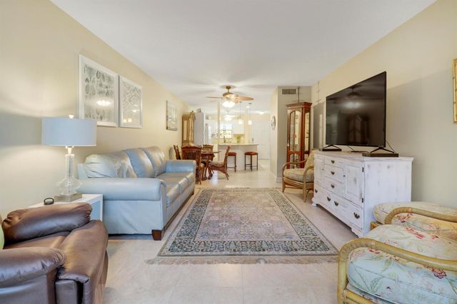 2929 SE OCEAN Boulevard 112-2, Stuart, FL 34996