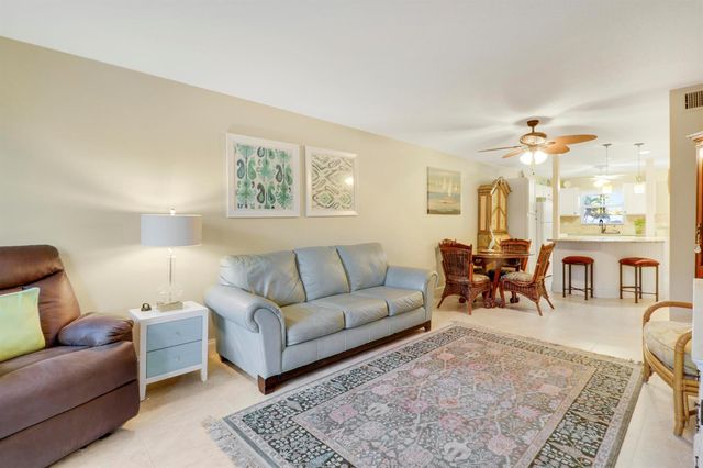 2929 SE OCEAN Boulevard 112-2, Stuart, FL 34996