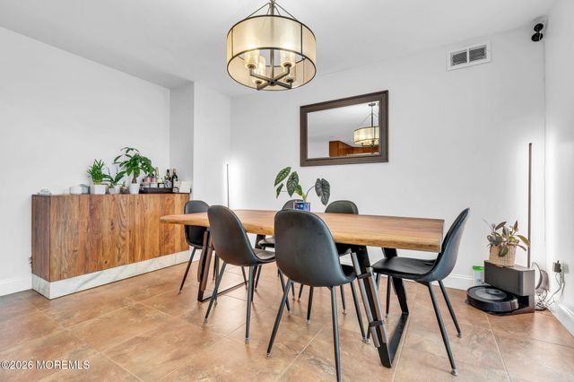 386 Oak Knoll Drive 38-6, Englishtown, NJ 07726
