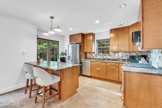 386 Oak Knoll Drive 38-6, Englishtown, NJ 07726