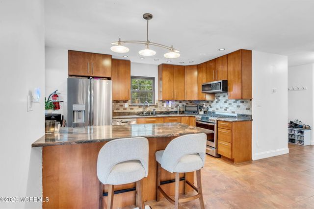 386 Oak Knoll Drive 38-6, Englishtown, NJ 07726