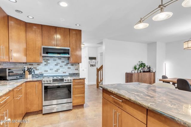 386 Oak Knoll Drive 38-6, Englishtown, NJ 07726