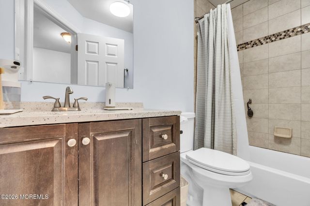 386 Oak Knoll Drive 38-6, Englishtown, NJ 07726