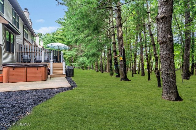 386 Oak Knoll Drive 38-6, Englishtown, NJ 07726