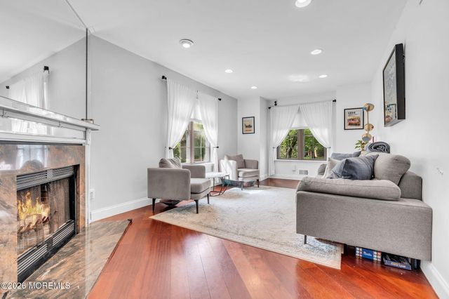 386 Oak Knoll Drive 38-6, Englishtown, NJ 07726