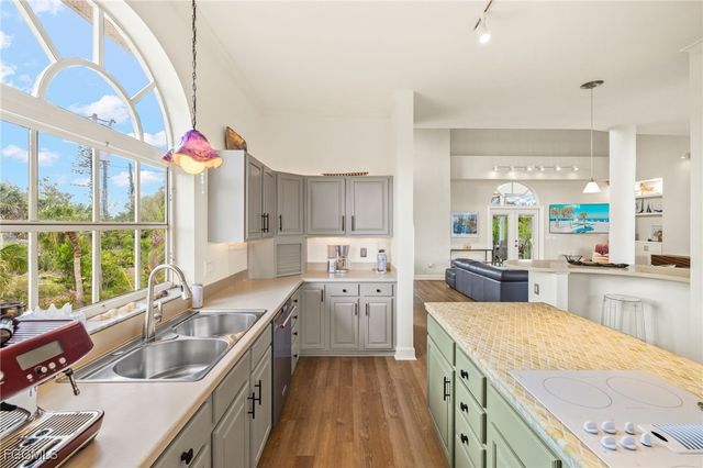 1550 Wilton LN, Sanibel, FL 33957