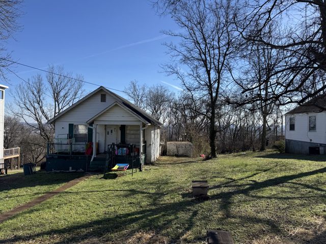 2206 Summitt Ave, Nashville, TN 37218