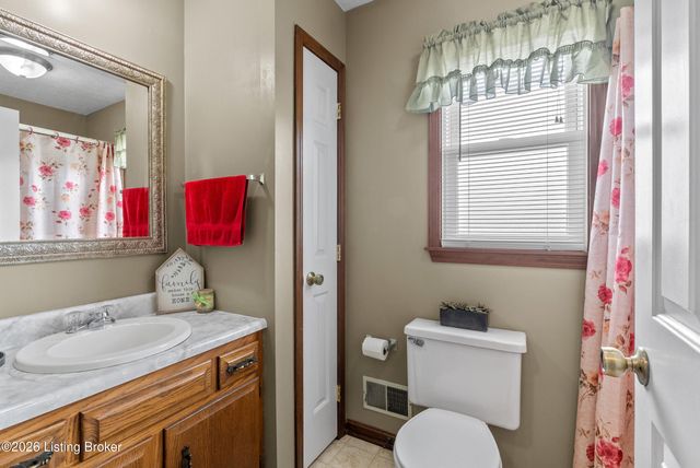 312 New England Ct, Louisville, KY 40214