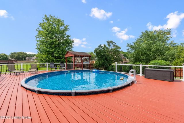 312 New England Ct, Louisville, KY 40214