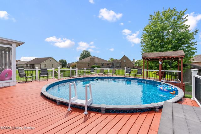 312 New England Ct, Louisville, KY 40214