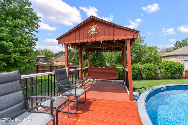 312 New England Ct, Louisville, KY 40214