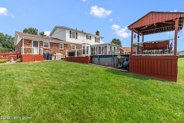 312 New England Ct, Louisville, KY 40214