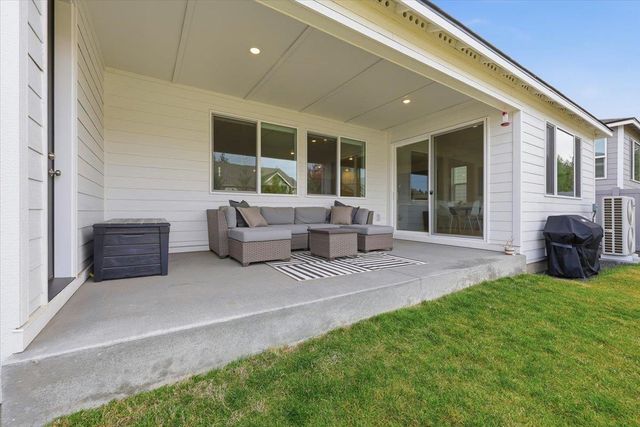 7152 S Boulder Ridge Dr, Spokane, WA 99224